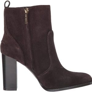 Nine West Quicksand ankle bootie sz5.5M